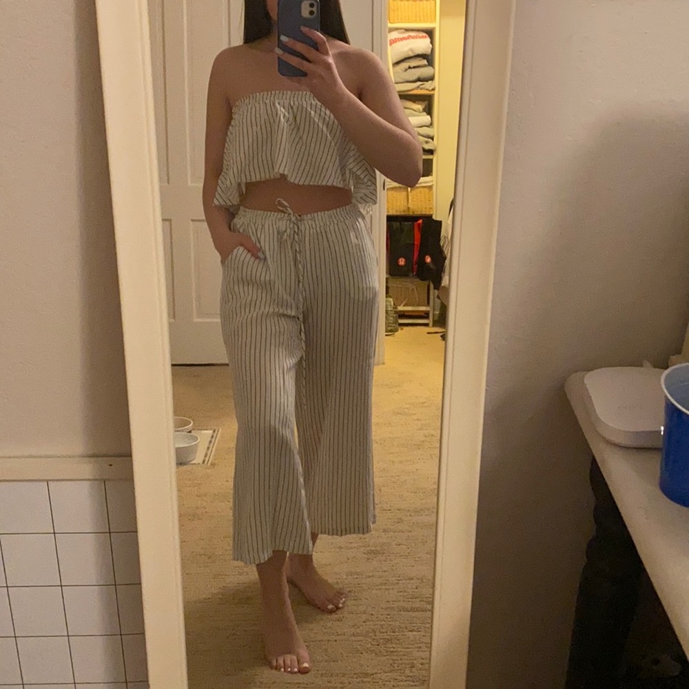 Pin striped set